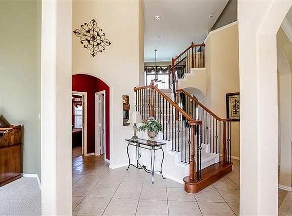2nd image of 1381 Scarboro Hills Ln