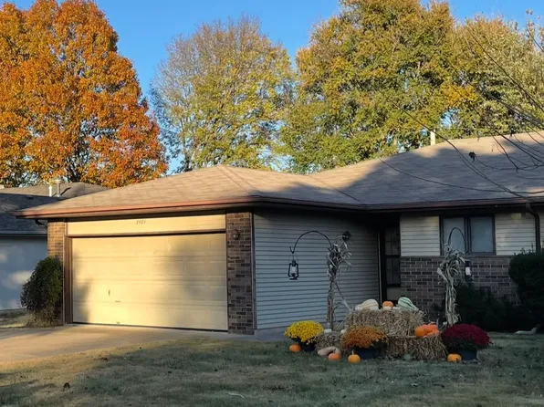 3464 S Geri Ct, Springfield, MO 65807