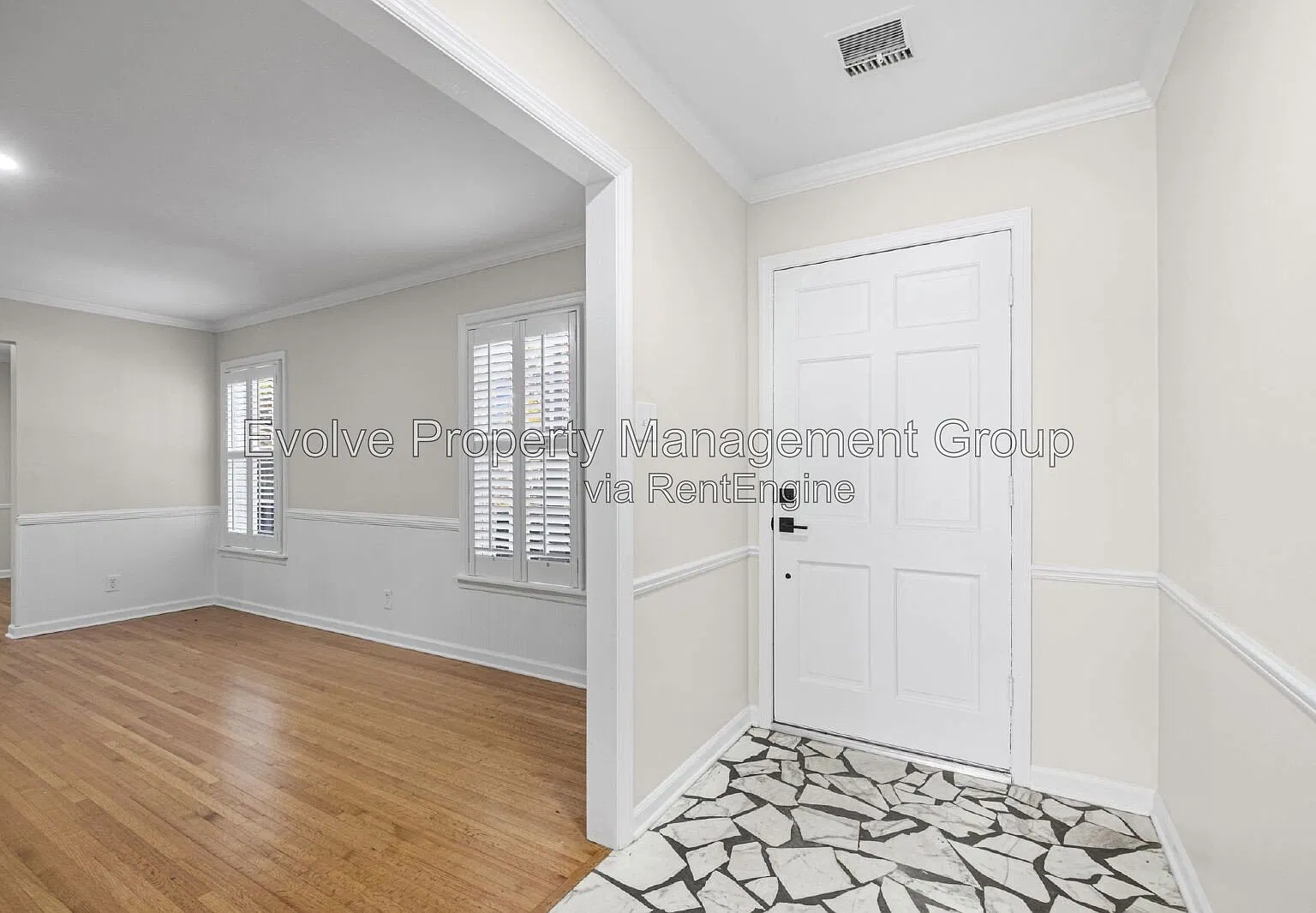 4 bed, 2.5 bath, 2340 sqft, $2,195 — Photo 2
