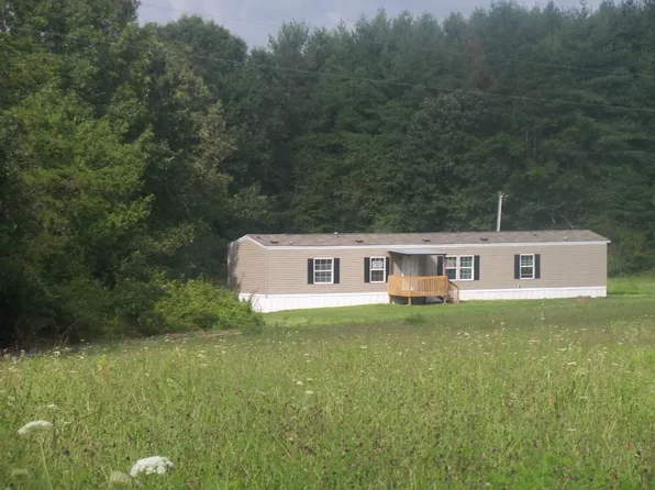 176 Claude Howard Rd, Deer Lodge, TN 37726