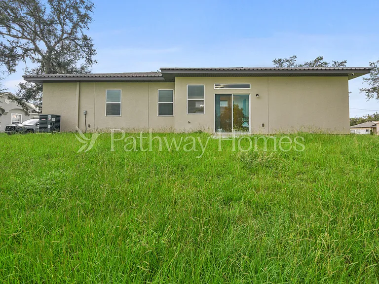 1951 Michigan Dr — Photo 5