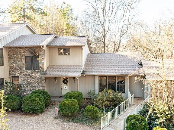 2nd image of 604 Lake Vista Dr