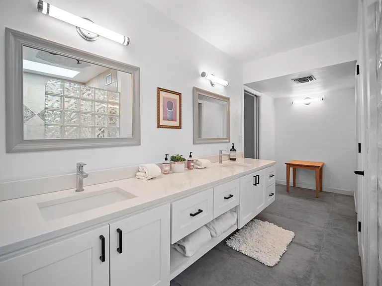 5798 E Paseo Cimarron — Photo 20