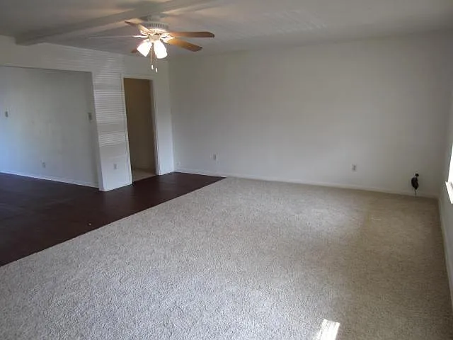 7706 Meadowview Ln — Photo 10