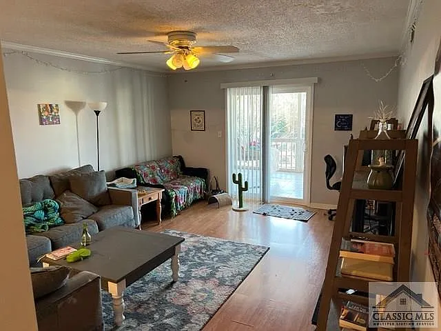 2 bed, 1260 sqft, $1,350 — Photo 2