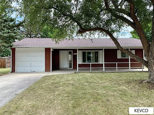 1044 Montview Rd Photo 1