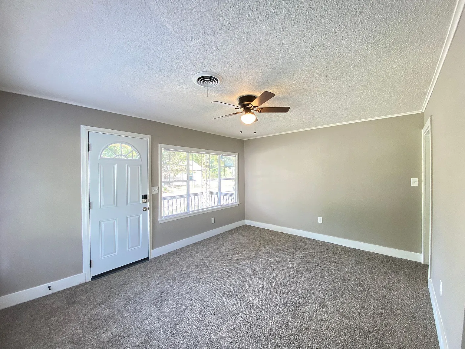 112 Galloway Cir — Photo 2