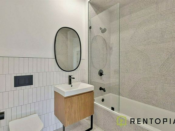3rd image of 420 Tompkins Ave #503