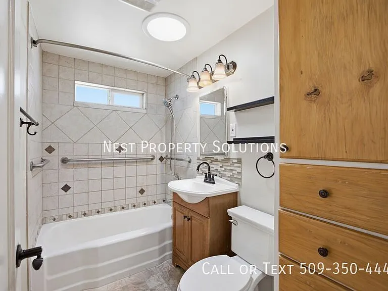 171 G St SE — Photo 17