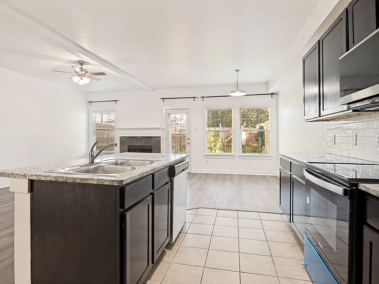 12503 Bay Ave — Photo 14