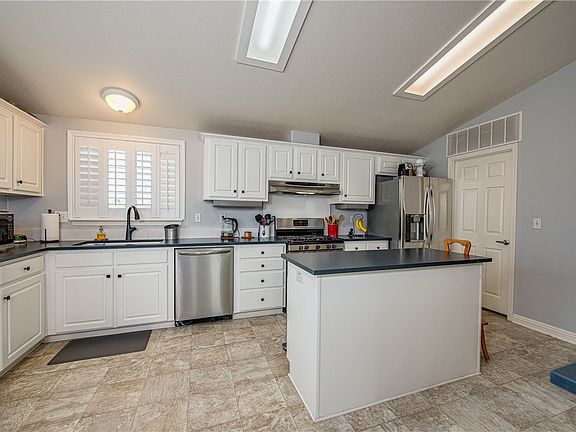 4th image of 27250 Murrieta Rd Space 304