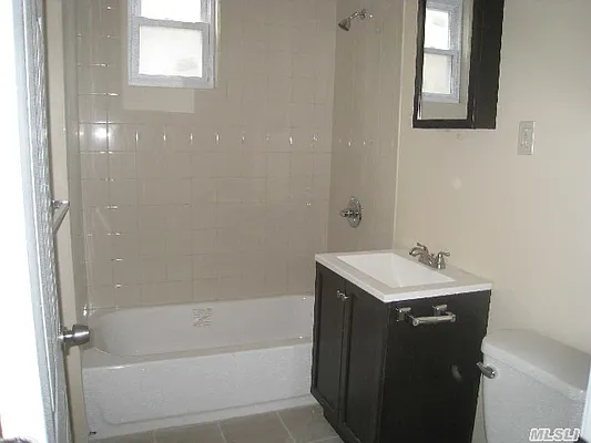 Rented by Century 21 American Homes | media 11