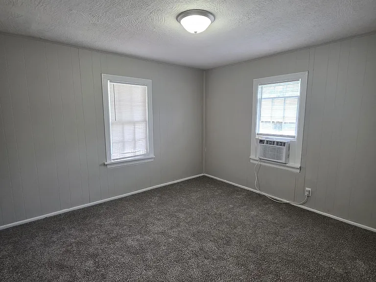 1504 N Summit Ave #1 — Photo 7