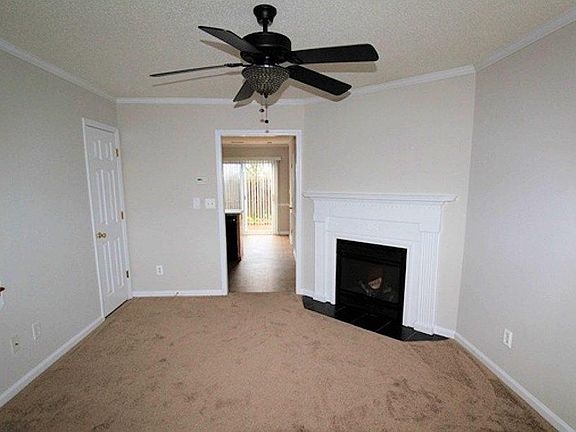 3rd image of 2345 Vineyard Dr Unit E-4