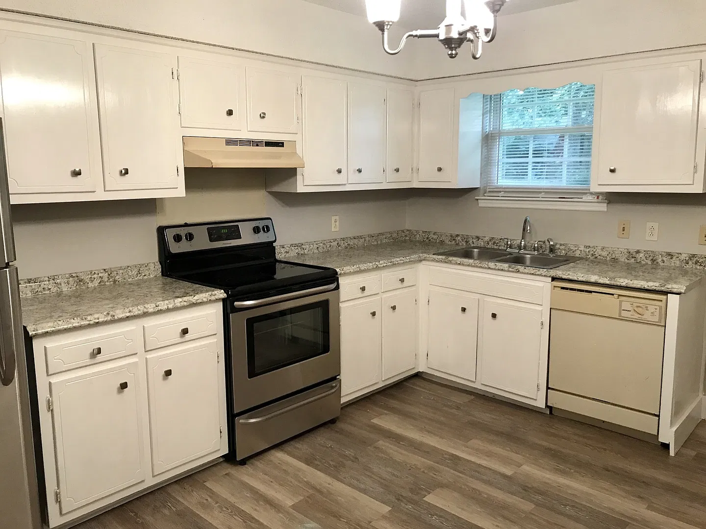 Hermitage!! Renovated 2/1 Duplex! Pets Okay! Coming Soon!! — Photo 4