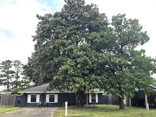 6434 Woodland Trails Dr, Houston, TX 77088