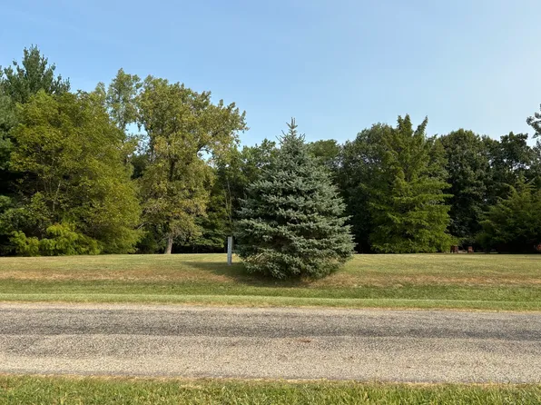 1230 Sunnyslope Dr, Varna, IL 61375