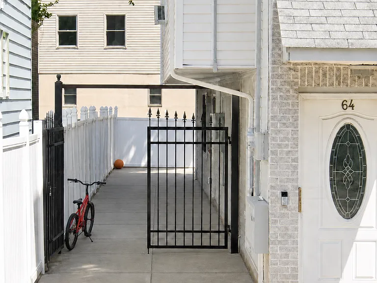 private & secure pathway to backyard