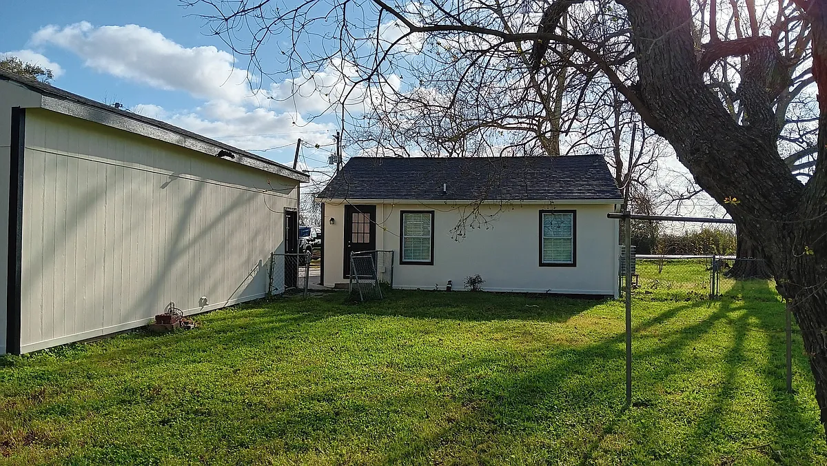 Building Photo - 2408 Shanks Rd