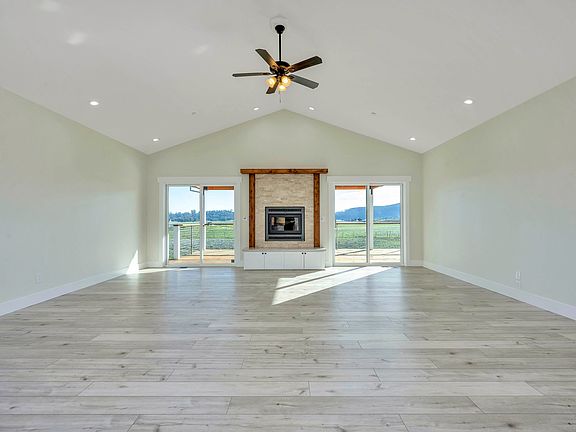4th image of 19490 Long Horn Ln