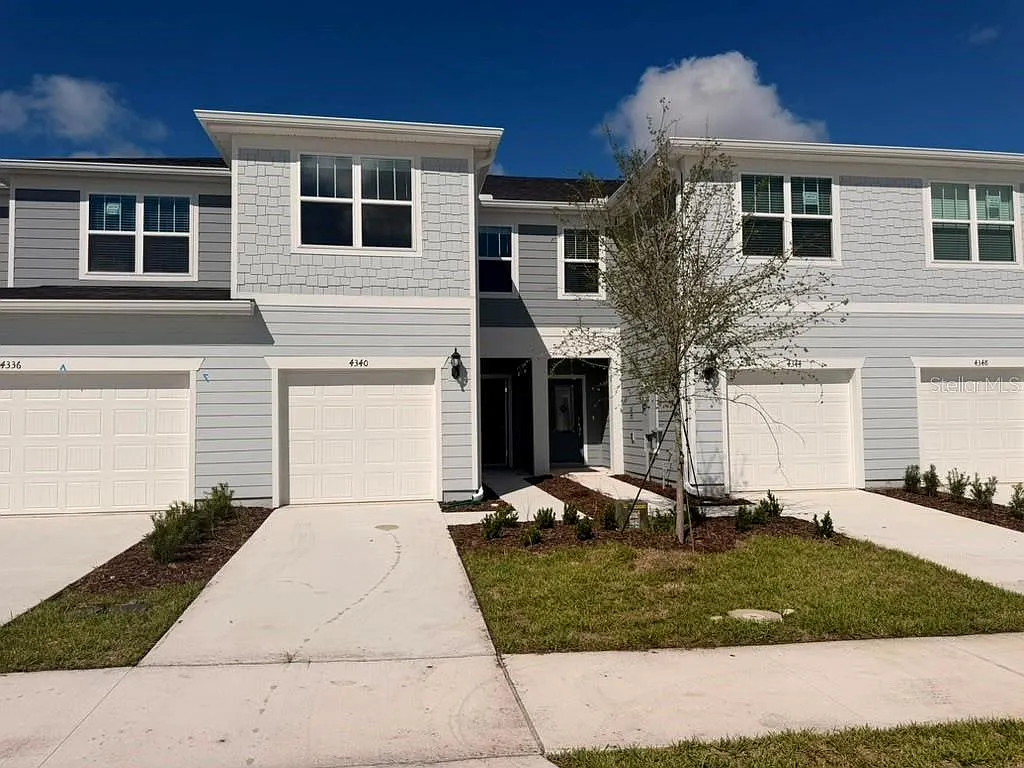 3 bed, 2.5 bath, 1699 sqft, $2,150 — Photo 2