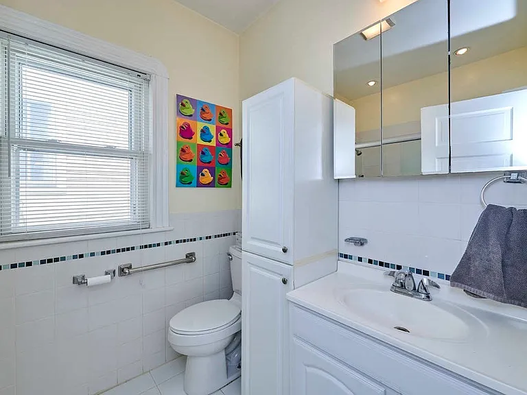 48 Wordsworth St #2 — Photo 13