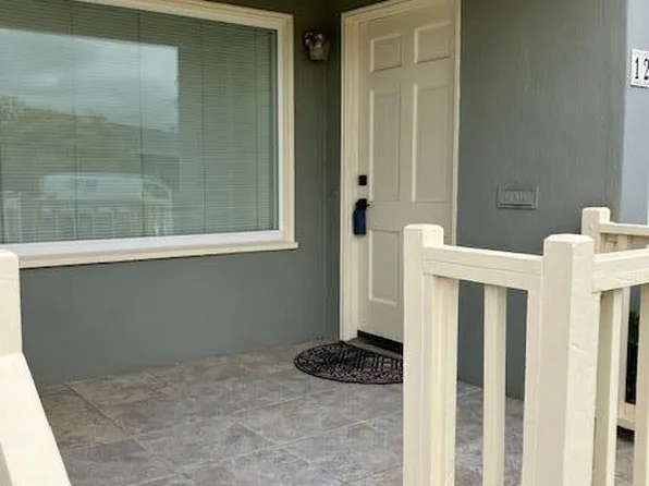 12 Grove St, Salinas, CA 93901