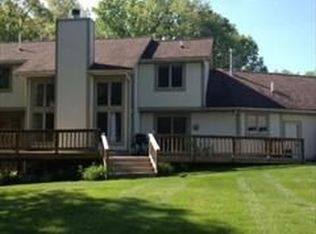 10560 Cedar Valley Dr, Davisburg, MI