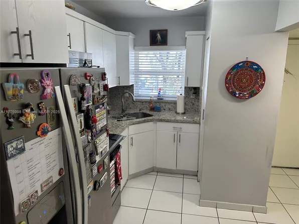 1630 W 46th St APT 204C, Hialeah, FL 33012