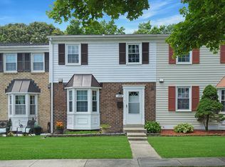 1802 Sharwood Pl, Crofton, MD 21114