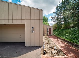 681 Sonora Ct, Berea, OH 44017
