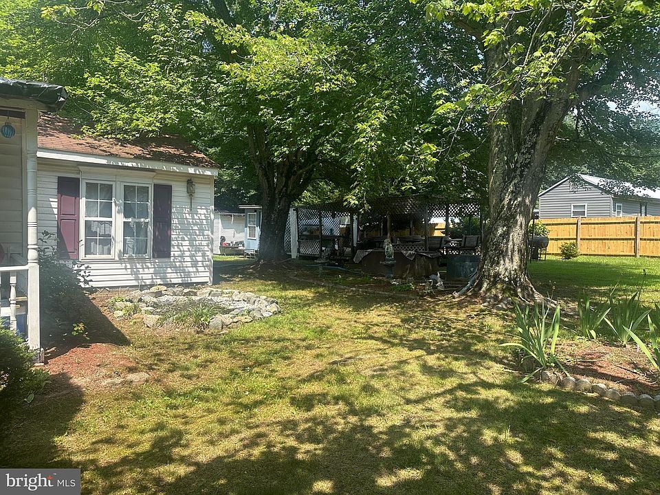 2nd image of 3310 Stump Neck Rd