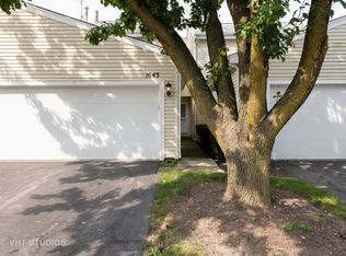 1643 Kemper Dr, Naperville, IL