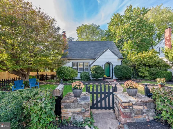 222 Locust St, Warrenton, VA 20186