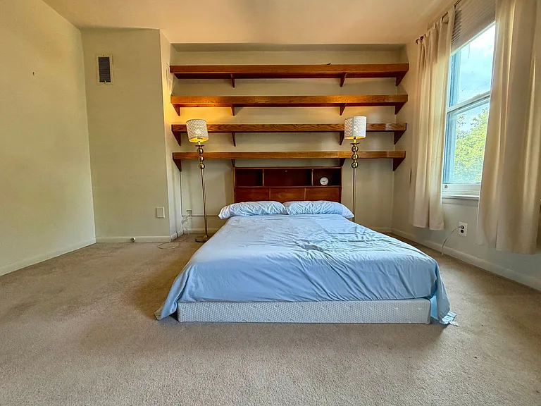 4518 Regent St — Photo 20