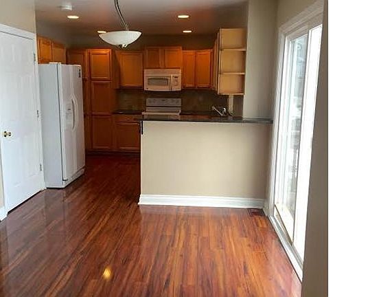 5th image of 6089 Essex St