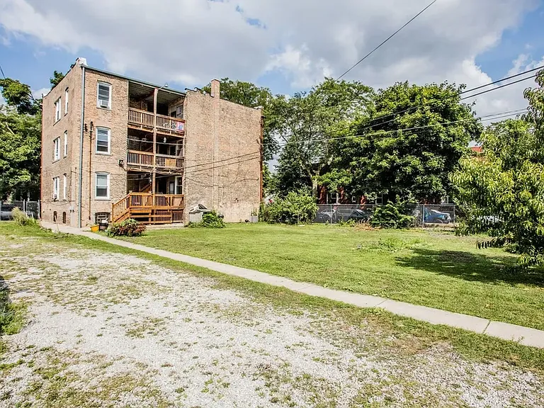 2057 N Albany Ave #1 — Photo 21