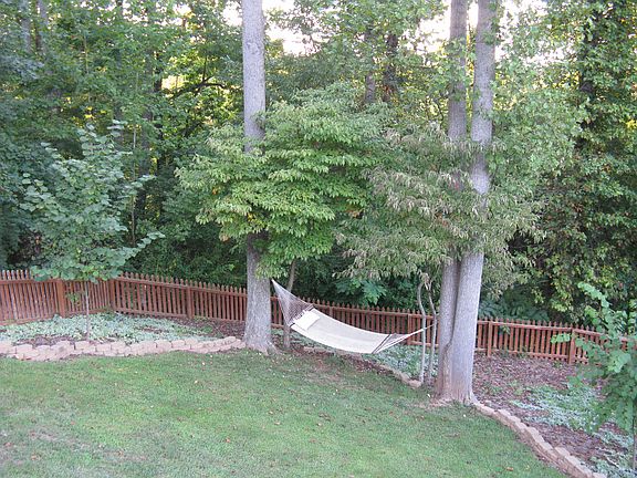 4th image of 617 Cornerbrook Ln