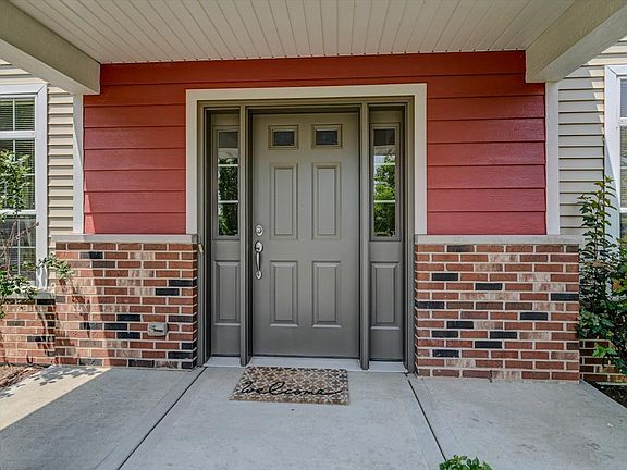 Private front porch`