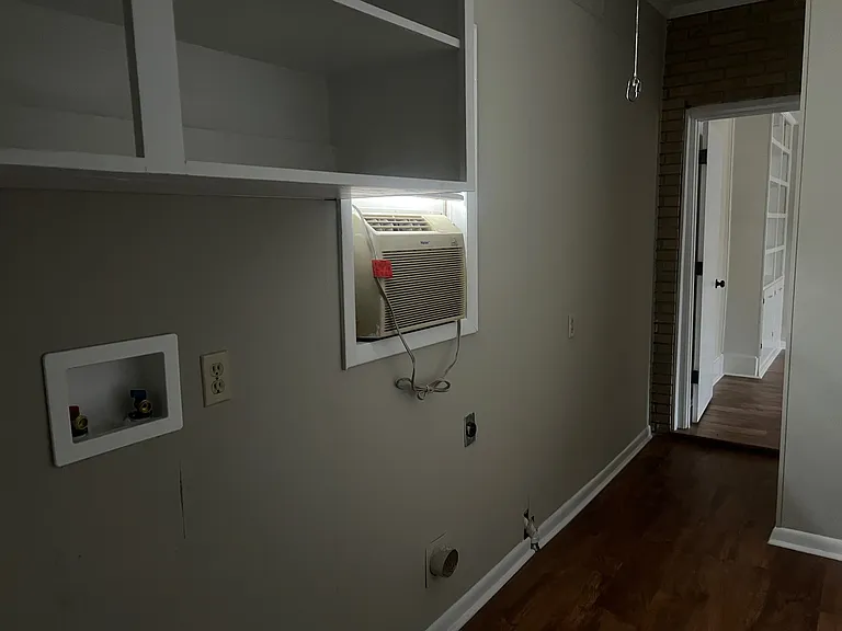 5705 Creighton St — Photo 5