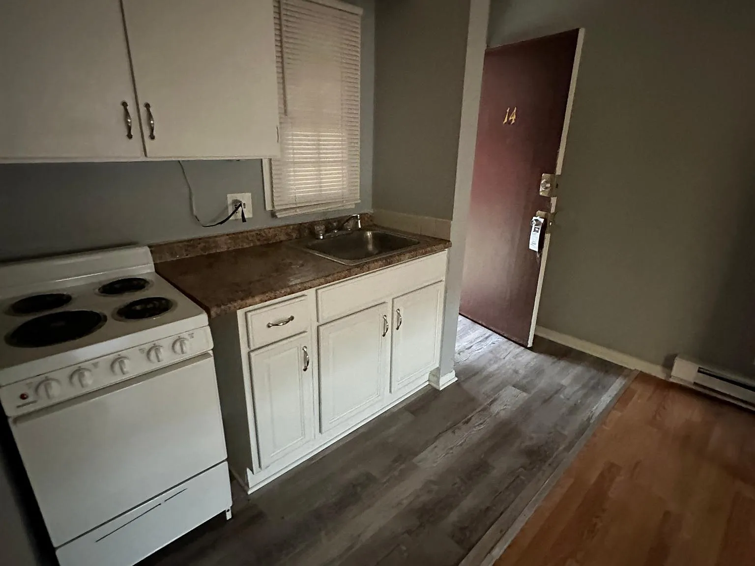 Studio, 500 sqft, $1,049 — Photo 3