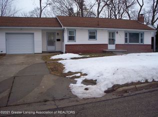 323 James St, Portland, MI 48875