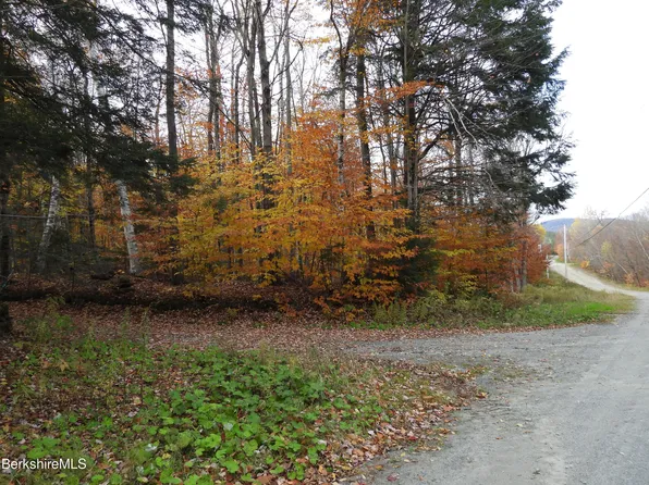 Sparrow Dr, Stamford, VT 05352