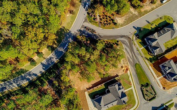 3rd image of 109 Glenlevit Dr