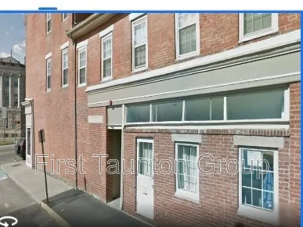 2 Union St APT 5, Taunton, MA 02780