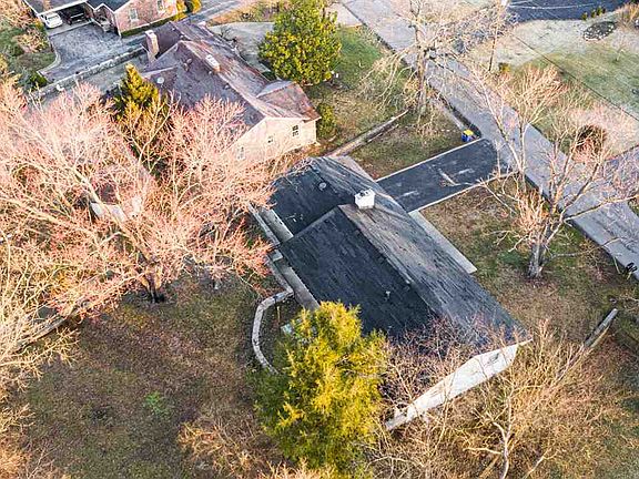 3rd image of 541 Belmont Ave