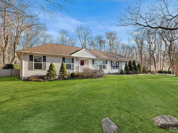 17 Cove View Road, Sag Harbor, NY 11963