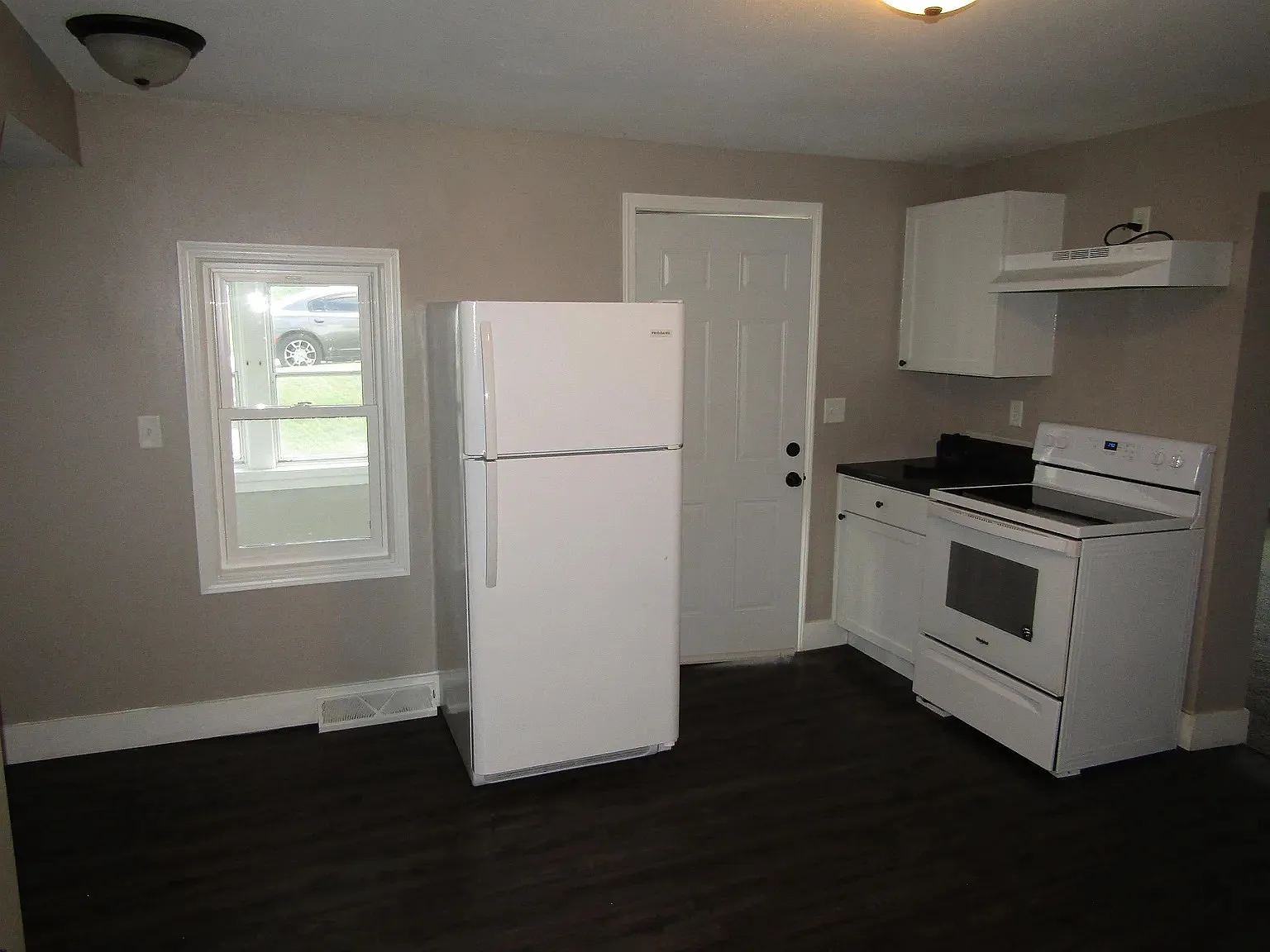 2891 Indiana Avenue - 1 — Photo 2