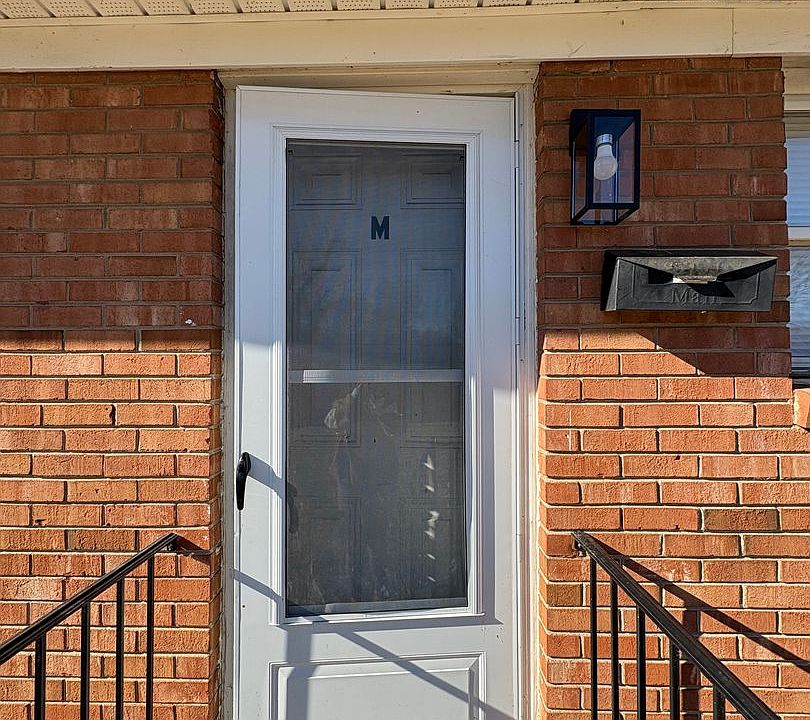 1st image of 803 Oak St #M