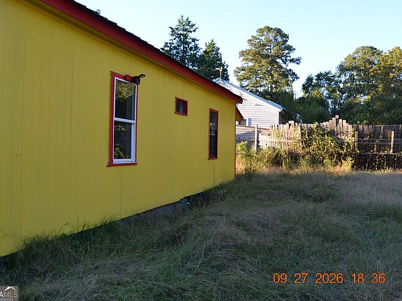 3rd image of 142 S Main St